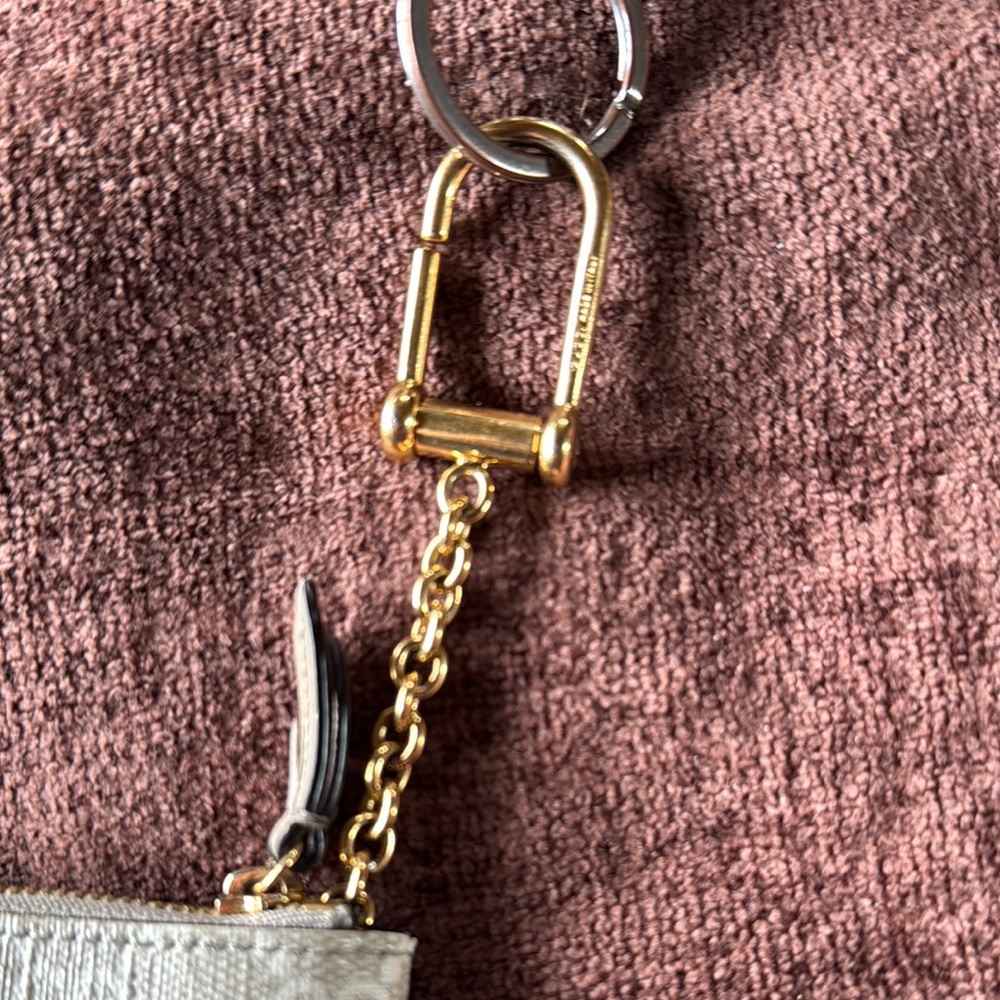 Gucci Beige Monogram Key Holder with Gold Chain - Picture 4 of 5